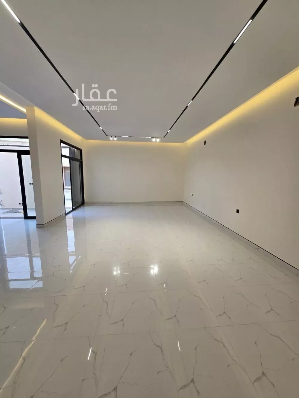 فيلا 4 غرف في الخليج 1