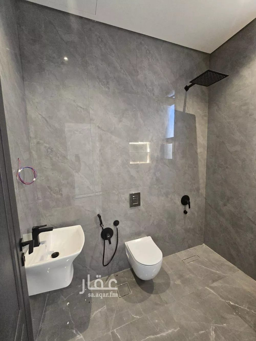 فيلا 5 غرف في العارض 2