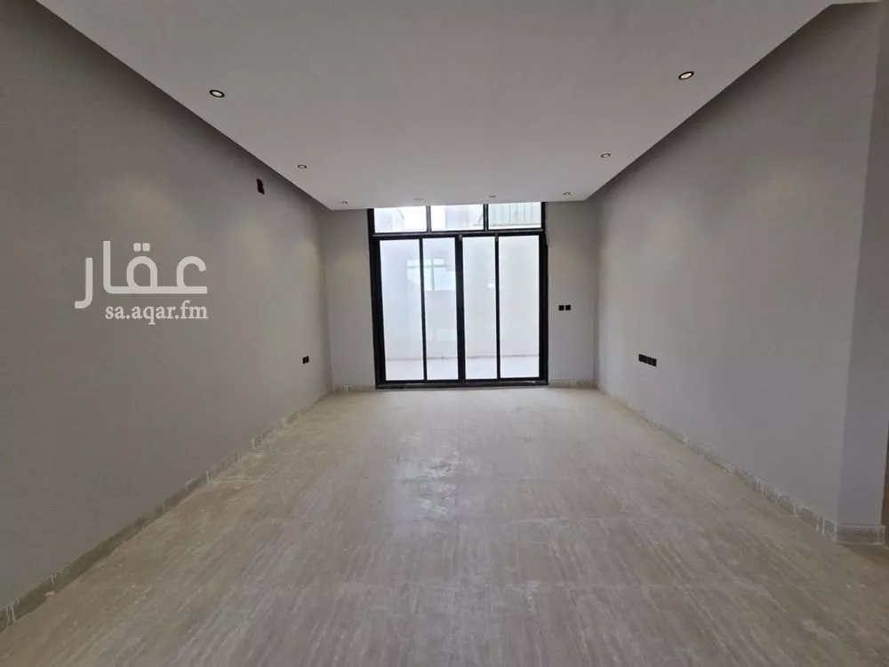 5 bedroom villa in King Faisal 4