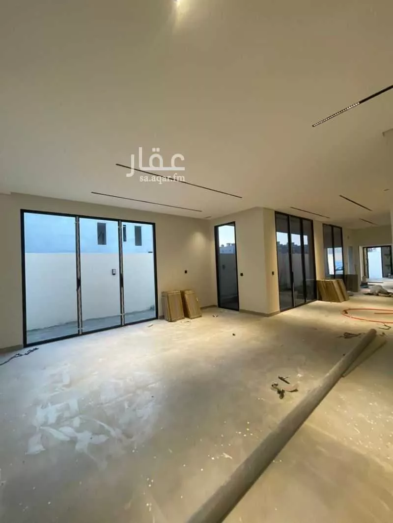 فيلا 5 غرف في الشراع 5