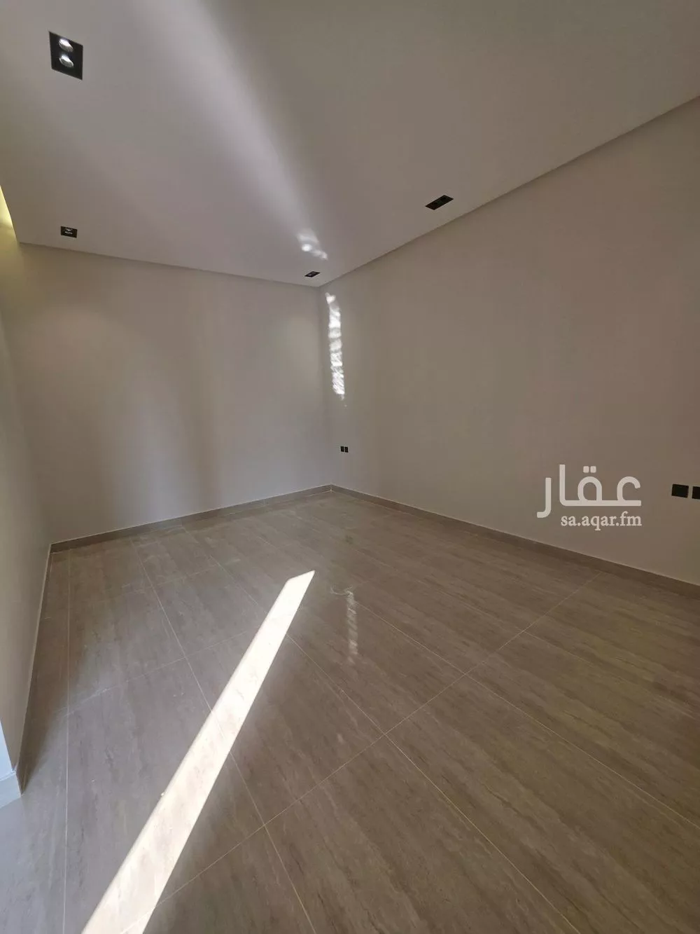 فيلا 7 غرف في طويق 5