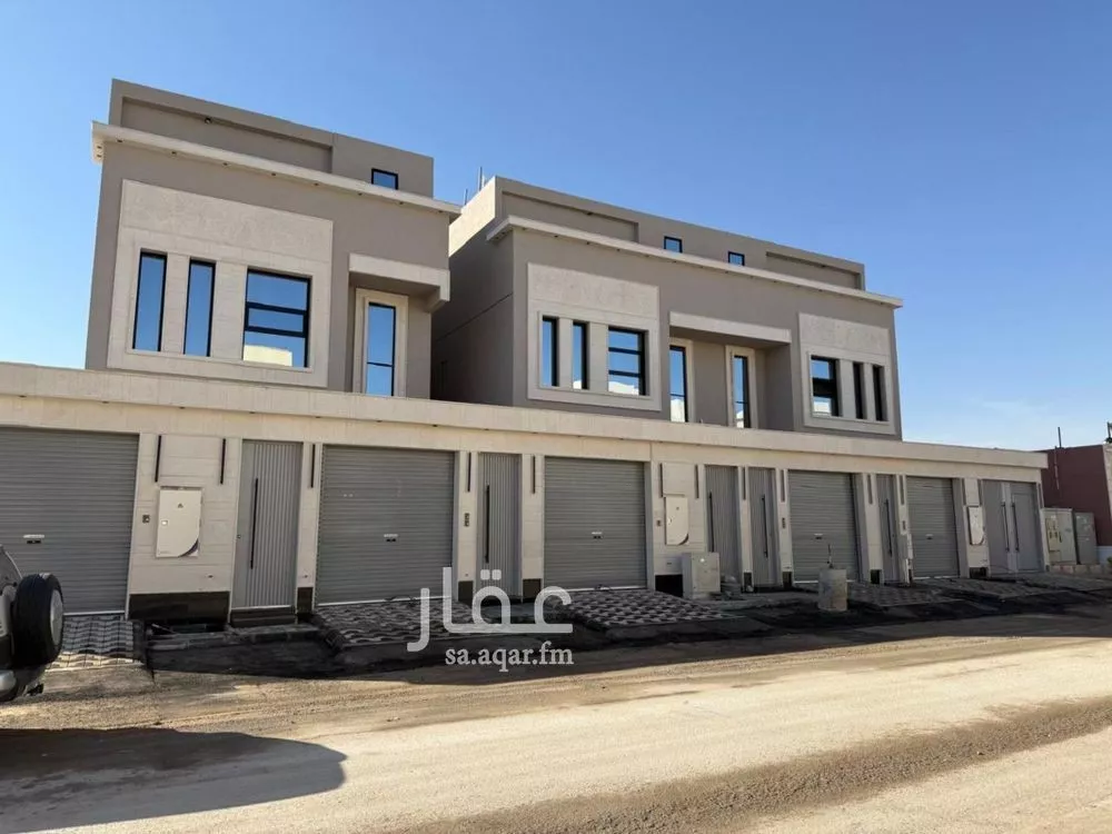 4 bedroom floor in Dhahrat Namar 1