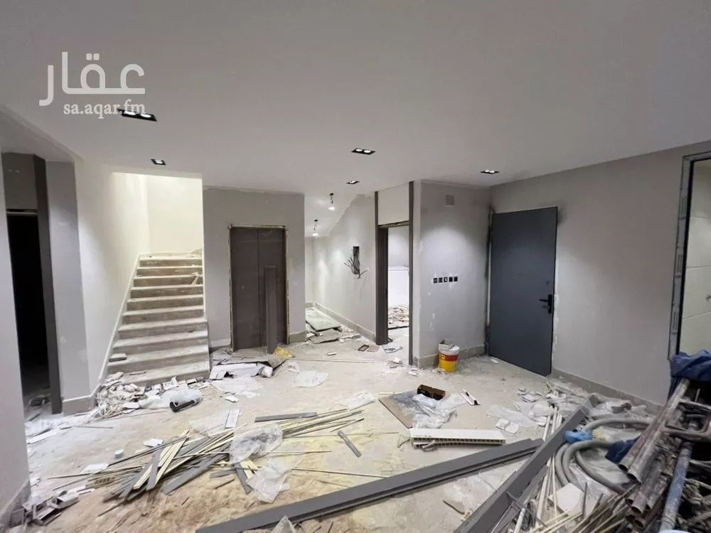 فيلا 8 غرف في العريجاء الغربية 5