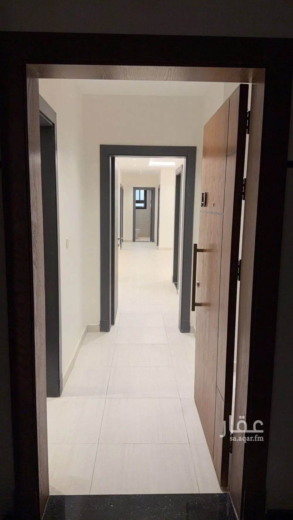 شقة 6 غرف في الواحة 4