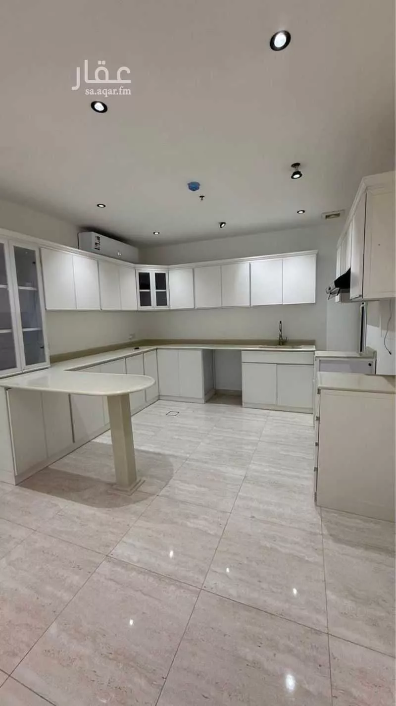 شقة 3 غرف في الحمرا 5