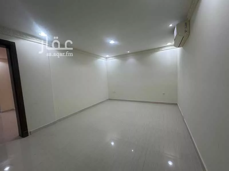 فيلا 6 غرف في الملك عبدالله 1