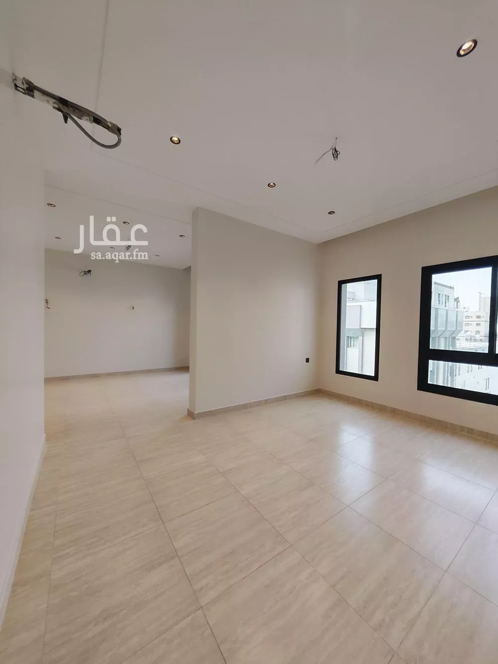 شقة 4 غرف في العزيزية 3