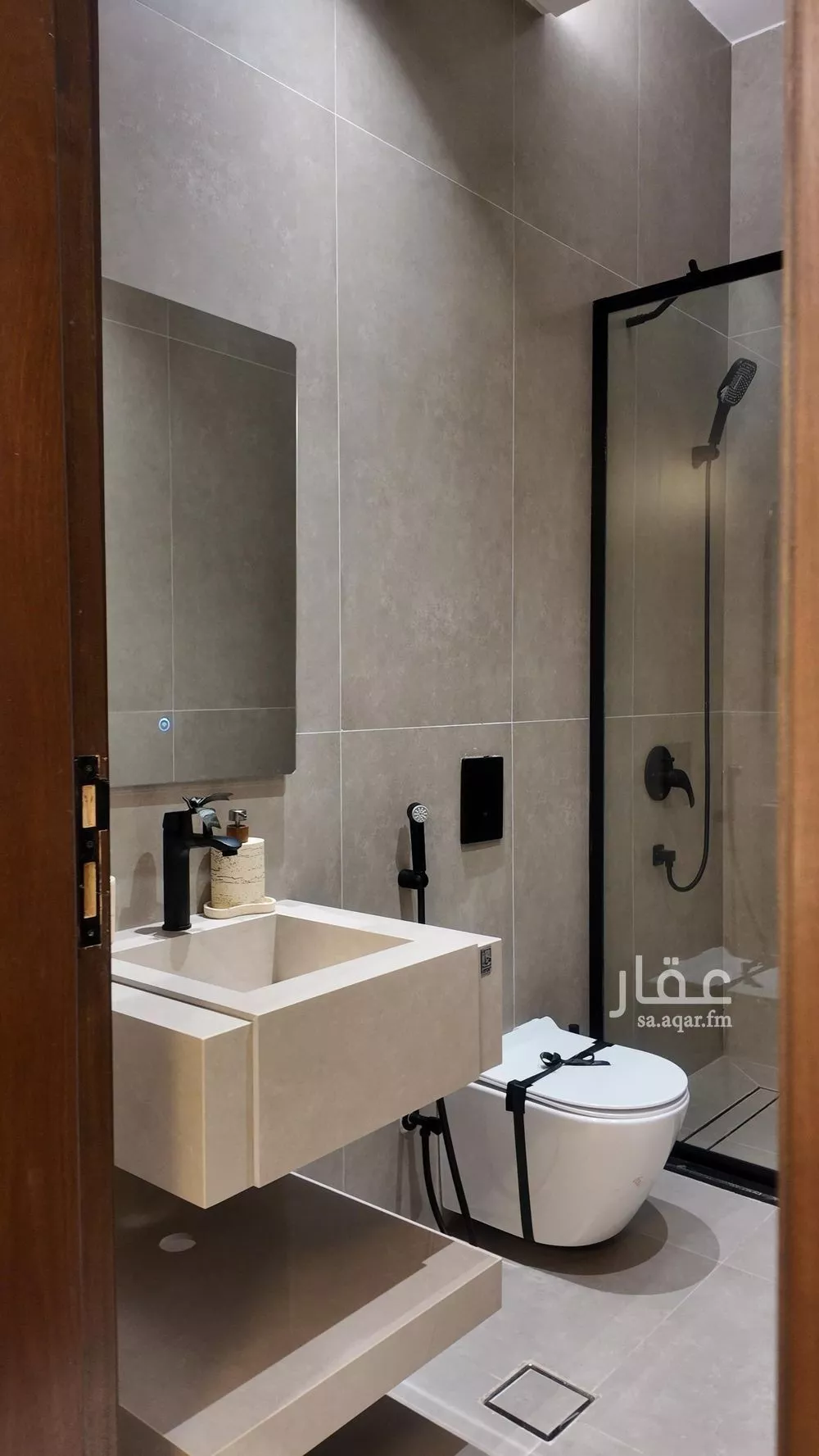 شقة 4 غرف في الواحة 2