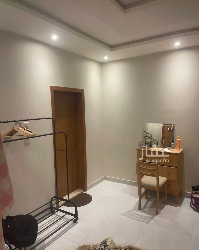 شقة 5 غرف في الواحة 5