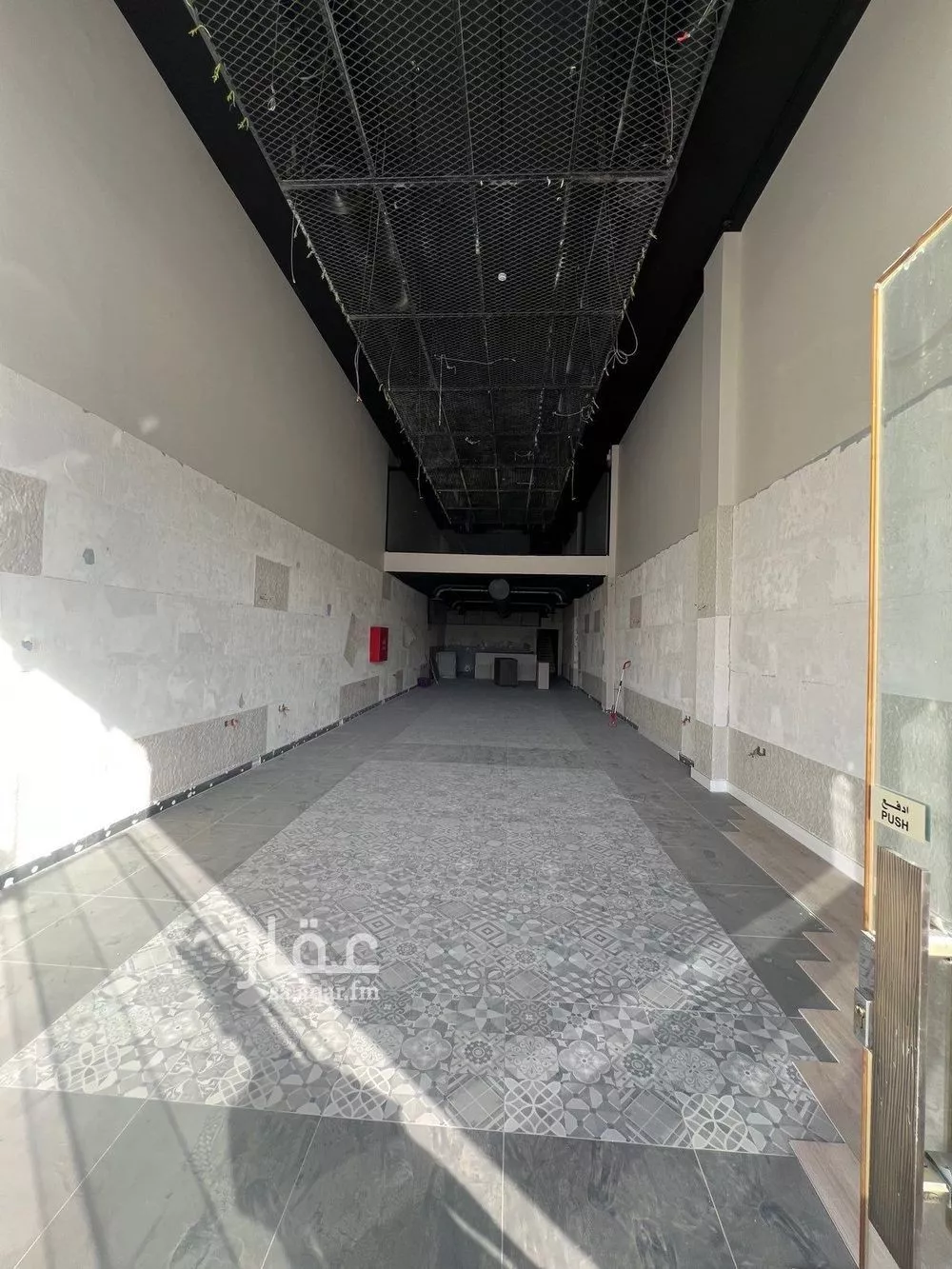 محل 270 م² في العقيق 2