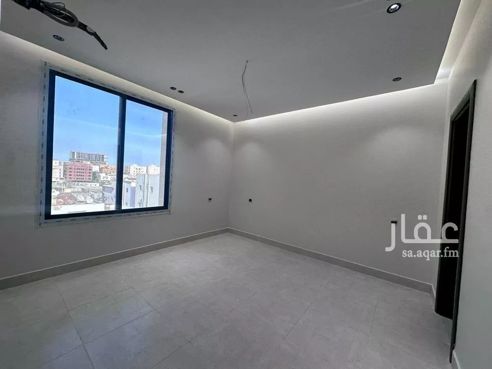 شقة 4 غرف في النعيم 5