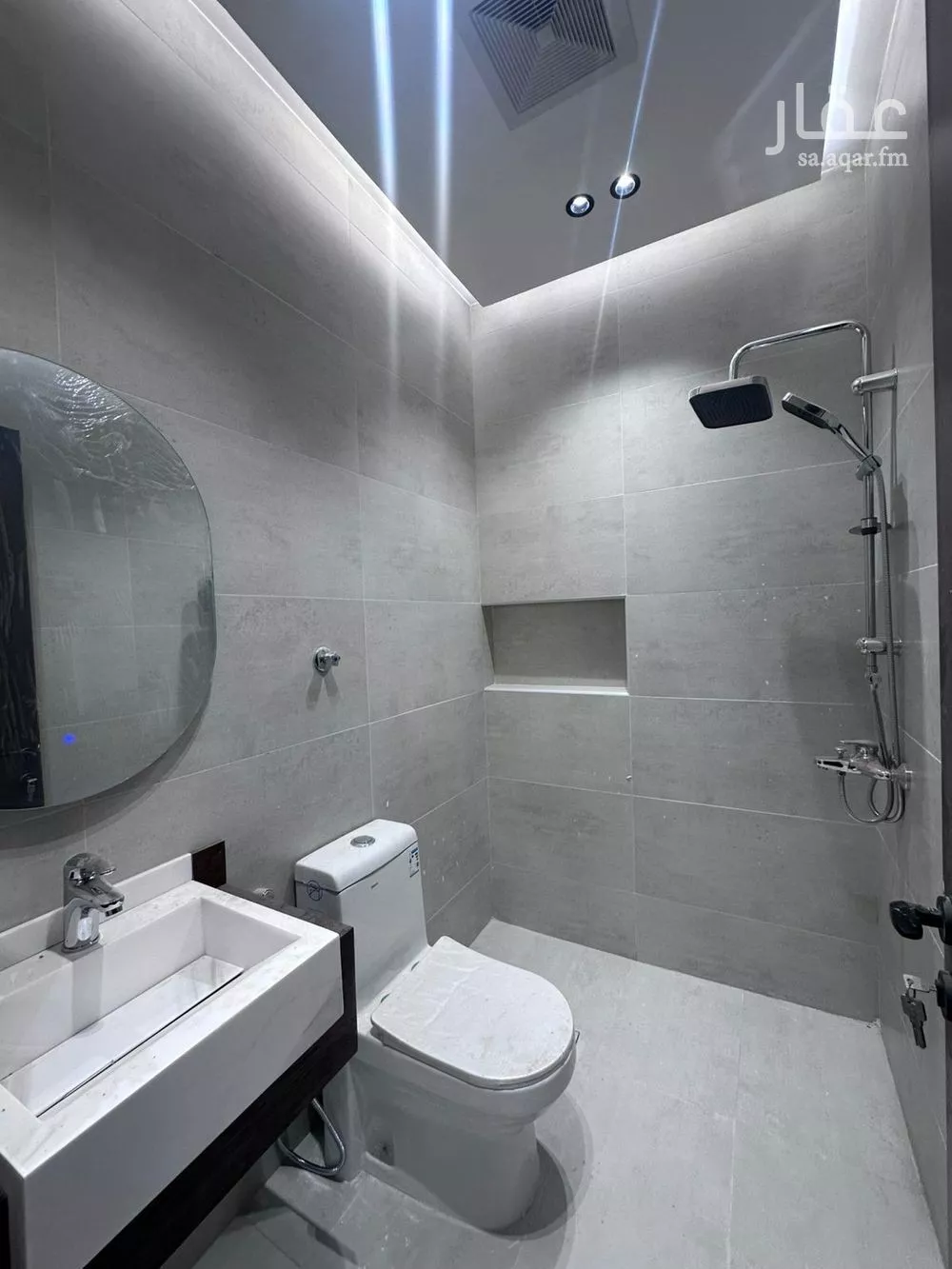 شقة 4 غرف في النعيم 5