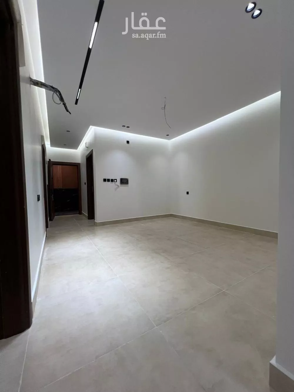 شقة 4 غرف في الروضة 5