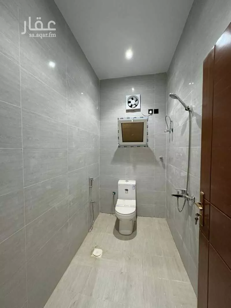 عمارة 300 م² في العكيشية 4