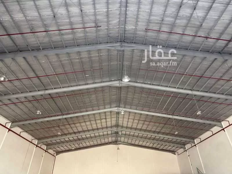 مستودع 1200 م² في طيبة 4