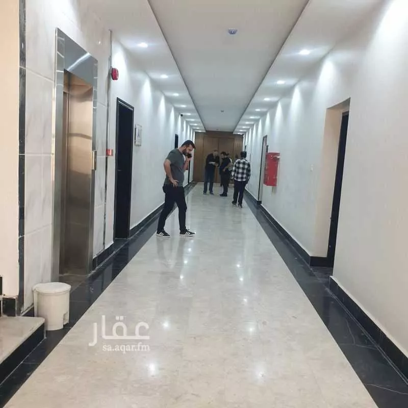 مكتب 5897 م² في المونسية 1