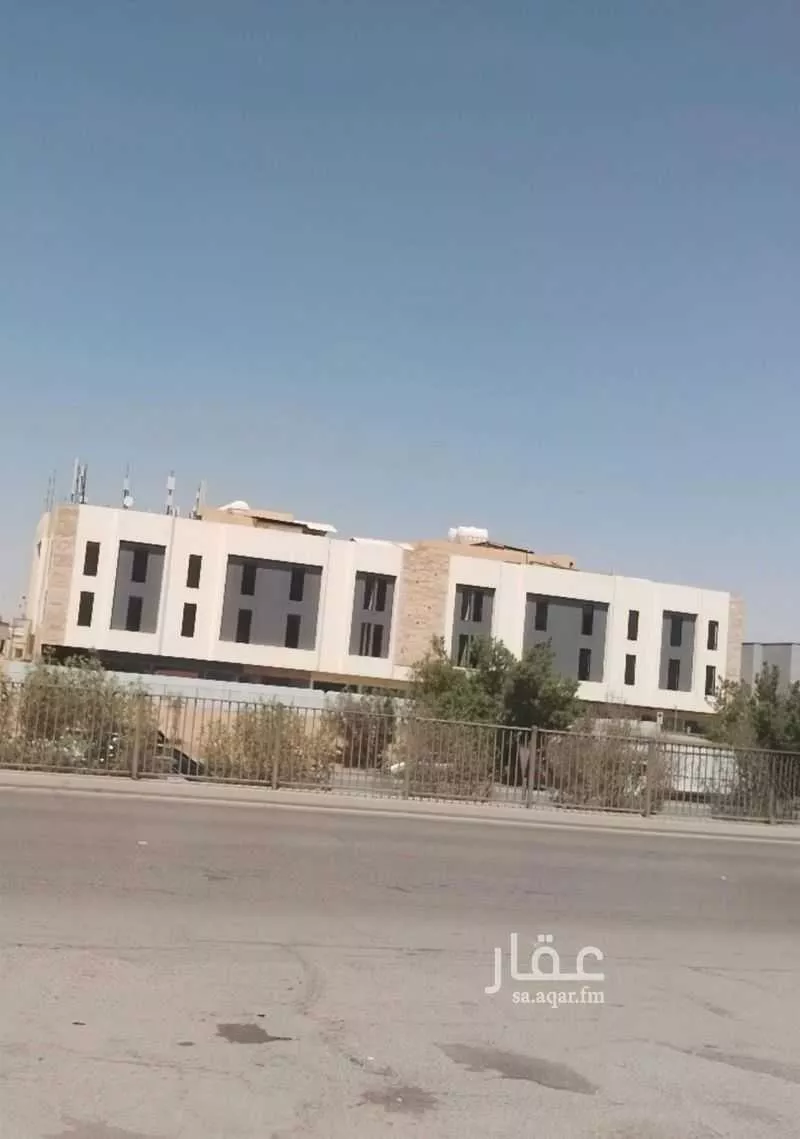 مكتب 345 م² في العليا 2