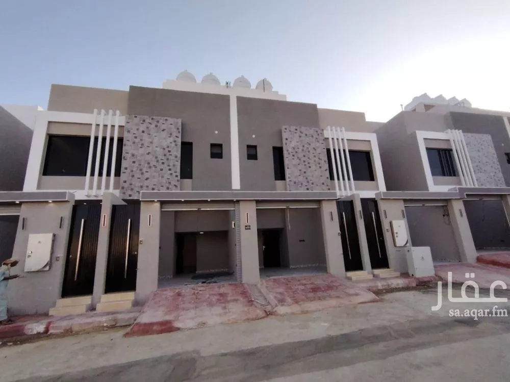5 bedroom floor in Badr 3