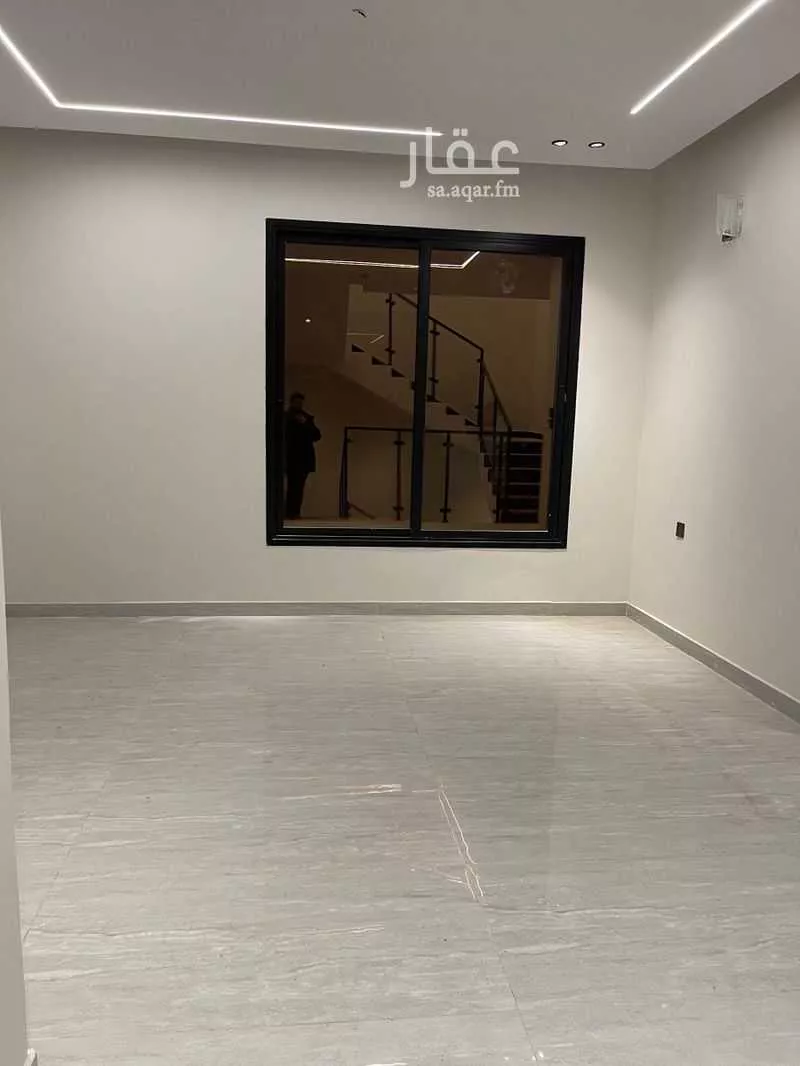 6 bedroom villa in Dahiat King Fahd 5