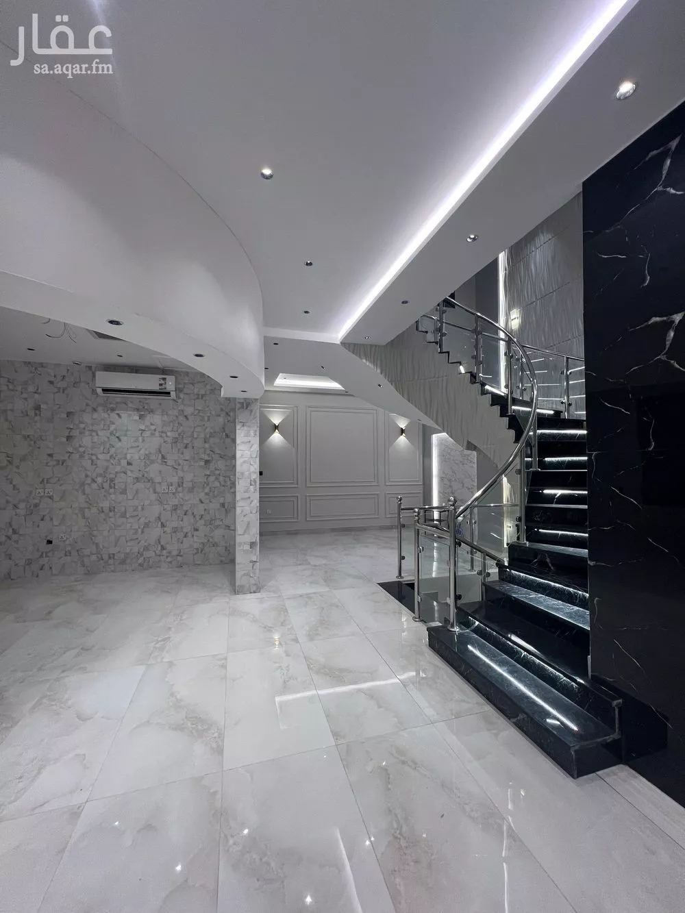 فيلا 5 غرف في الشراع 5