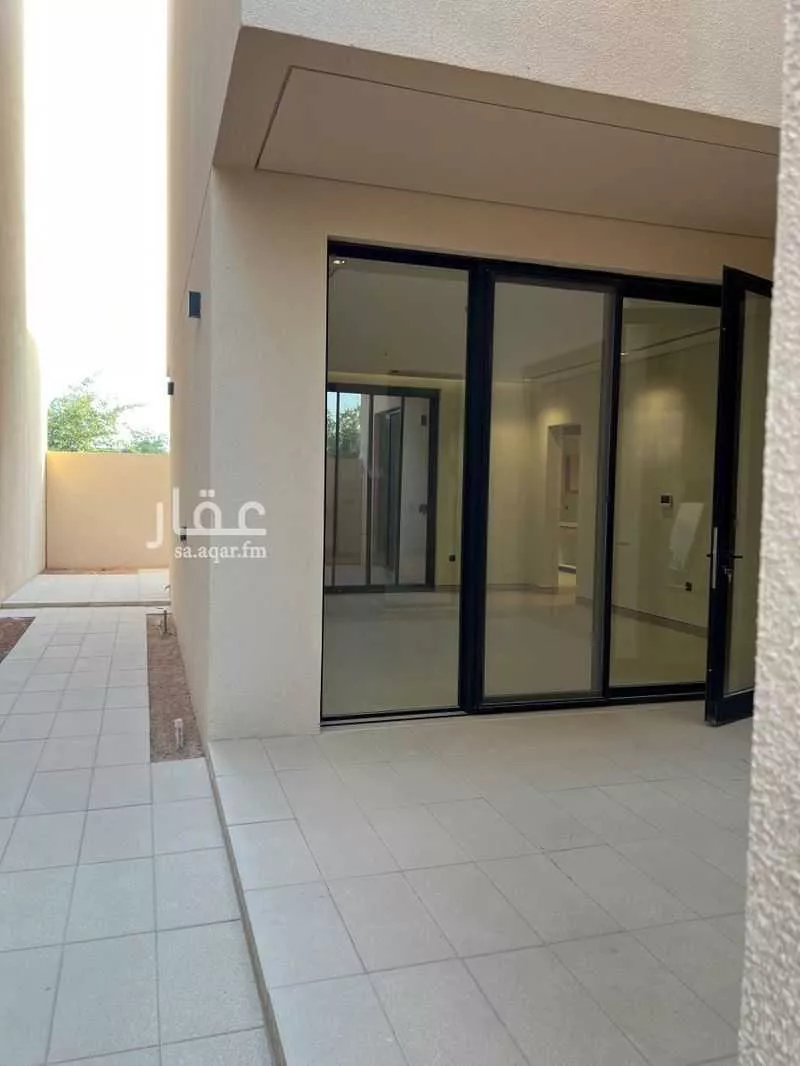4 bedroom villa in Riyadh 6