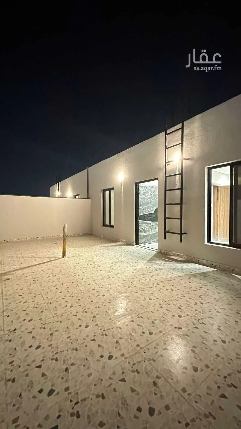 شقة 5 غرف في ضاحية الملك فهد 3