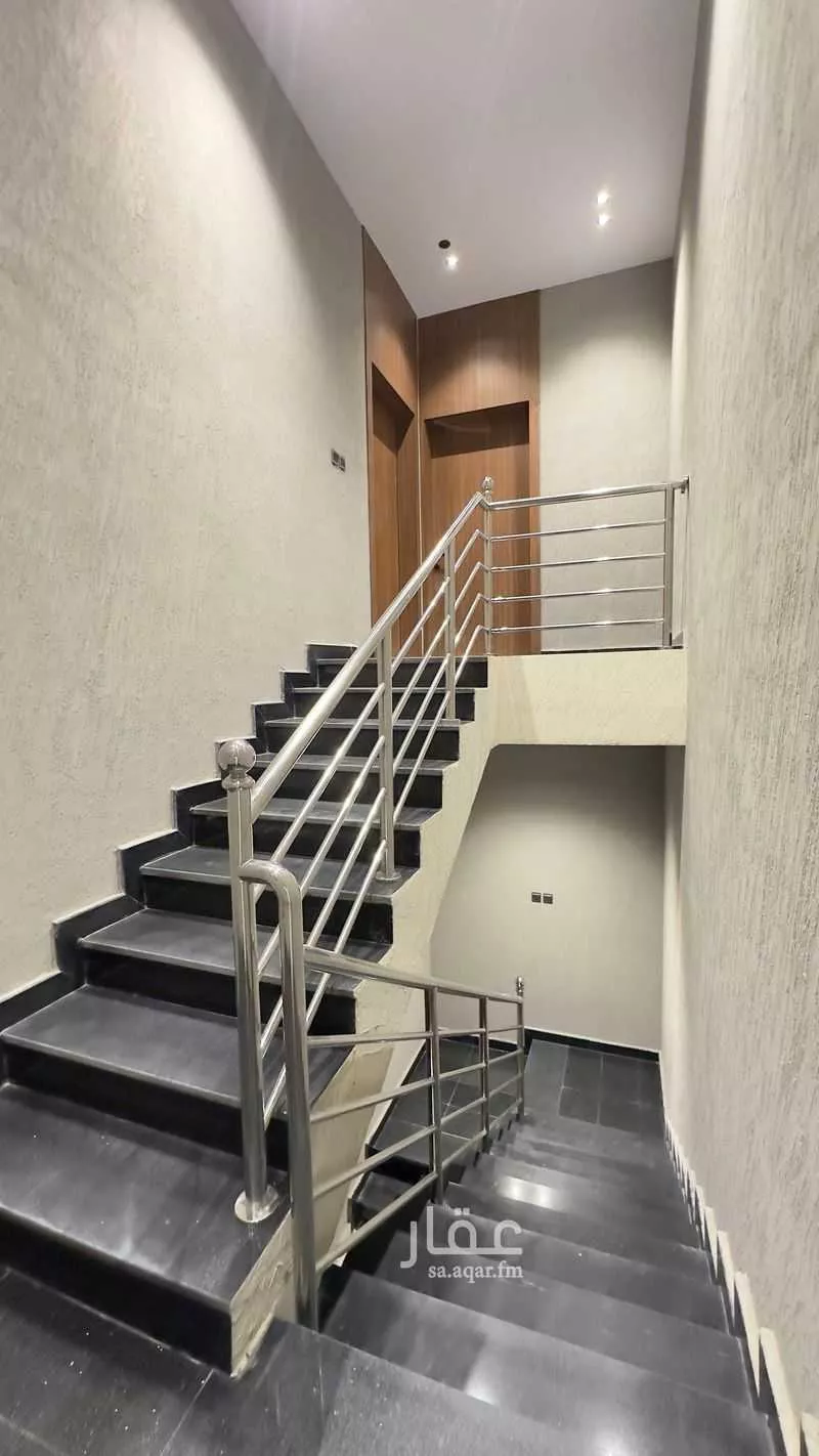 6 bedroom apartment in Uhud 1