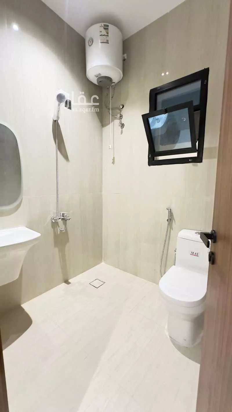 6 bedroom apartment in Uhud 2