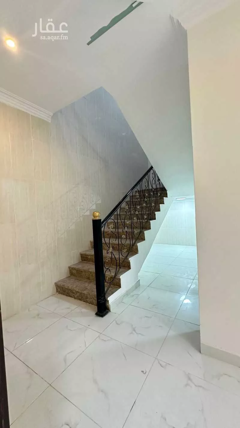 شقة 6 غرف في احد 4