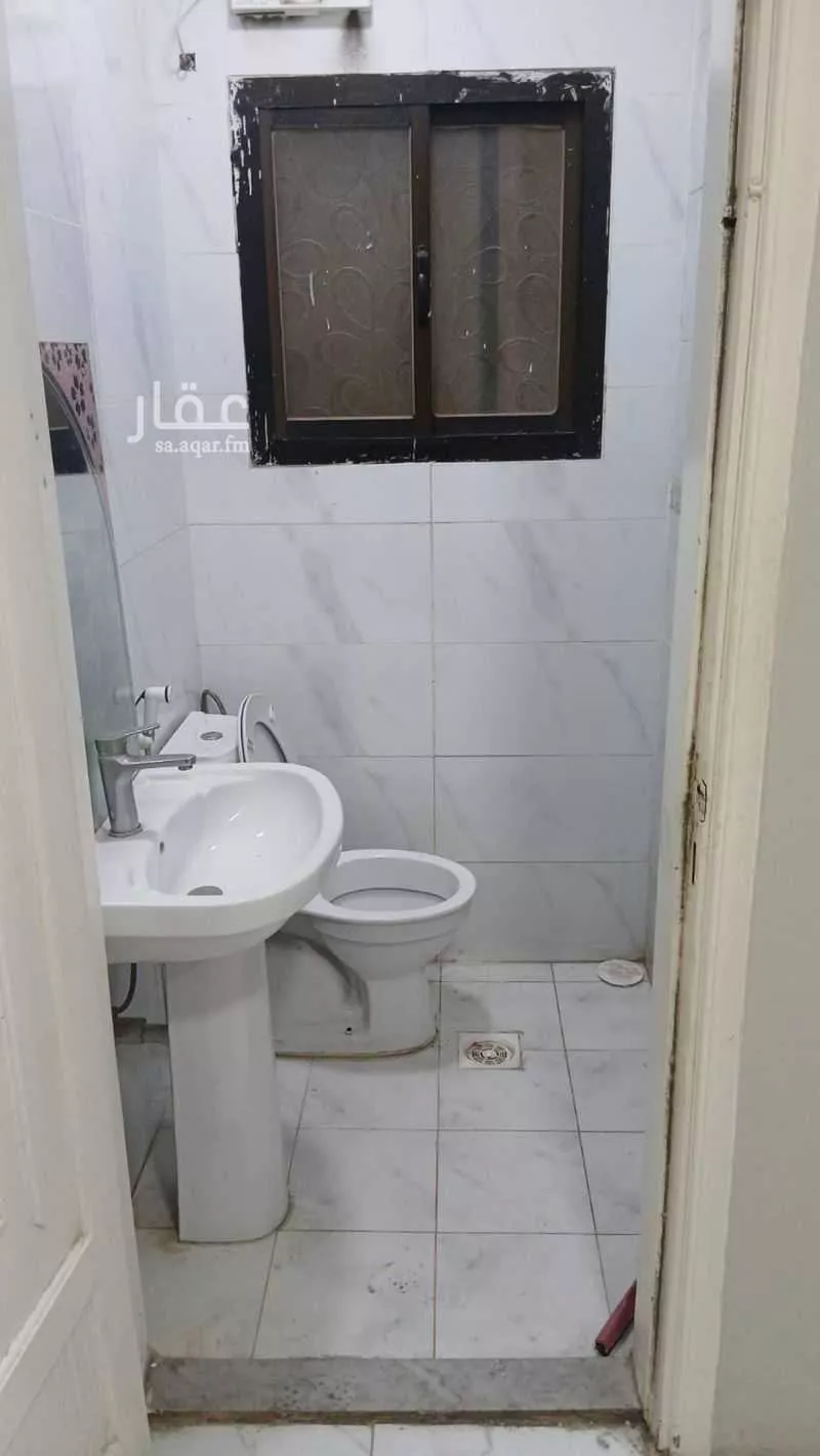 3 bedroom apartment in Al Sharafiyah, Jeddah 4