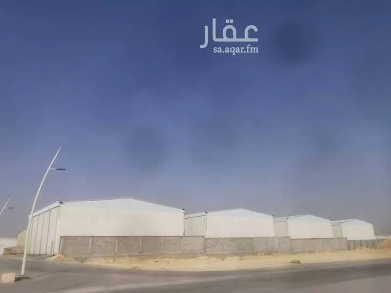 مستودع 1050 م² في النظيم 2