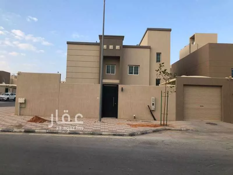 فيلا 5 غرف في العارض 4