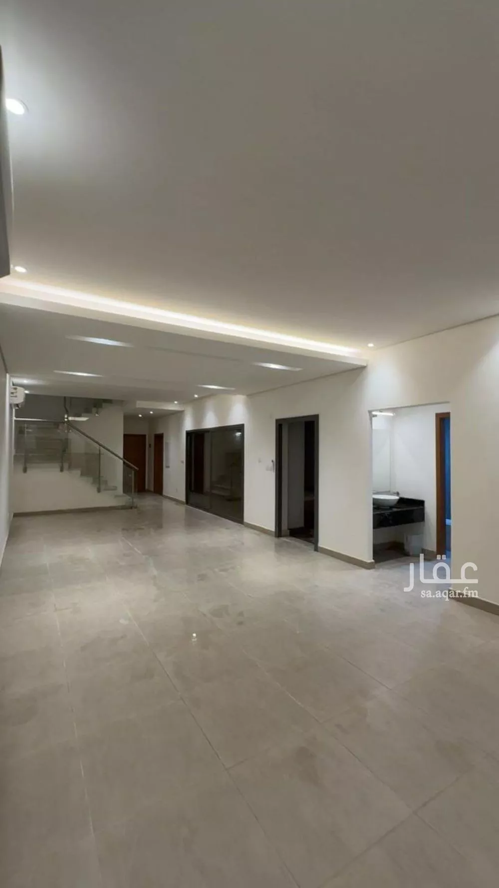 فيلا 5 غرف في العارض 2