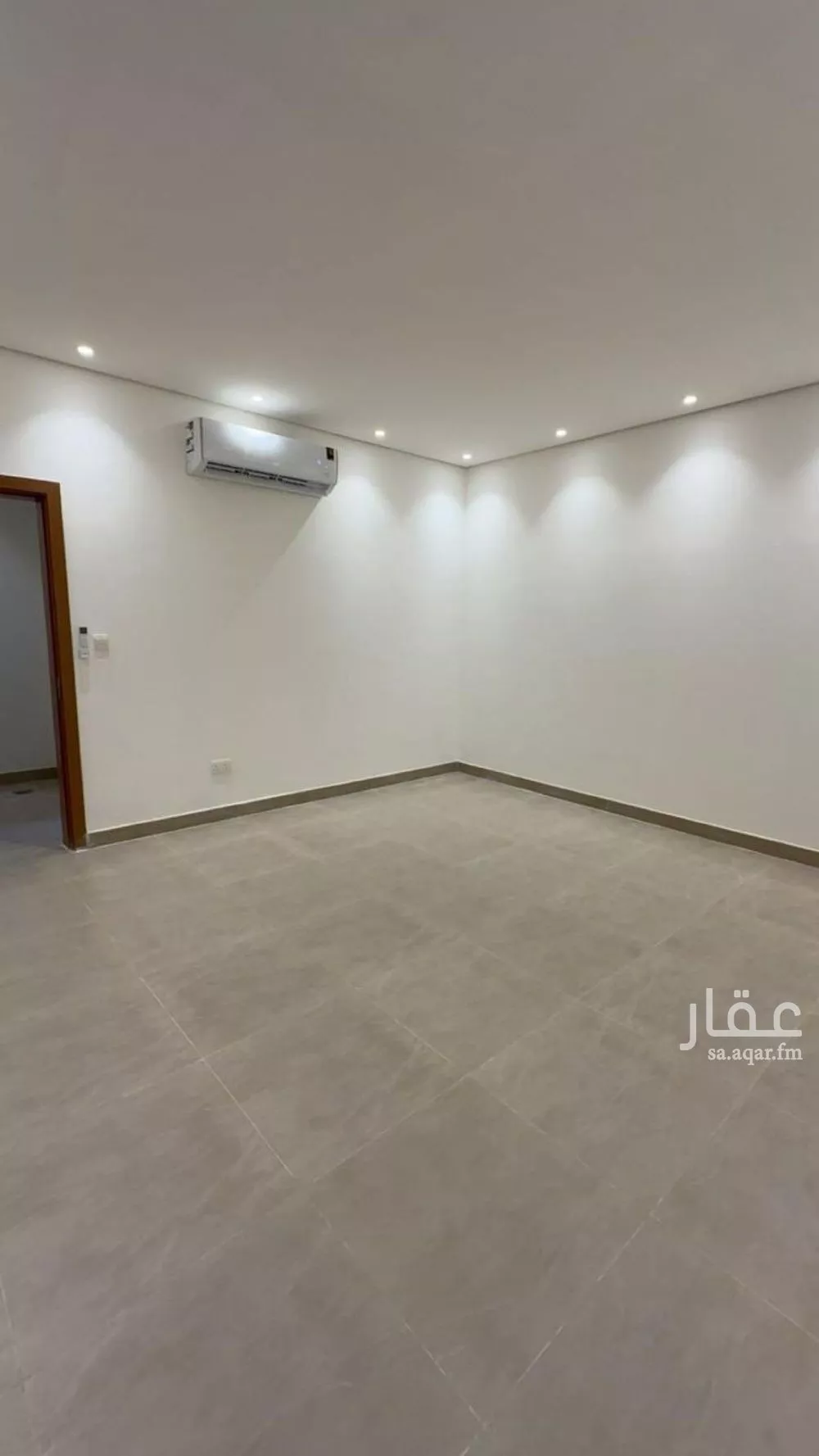 فيلا 5 غرف في العارض 1