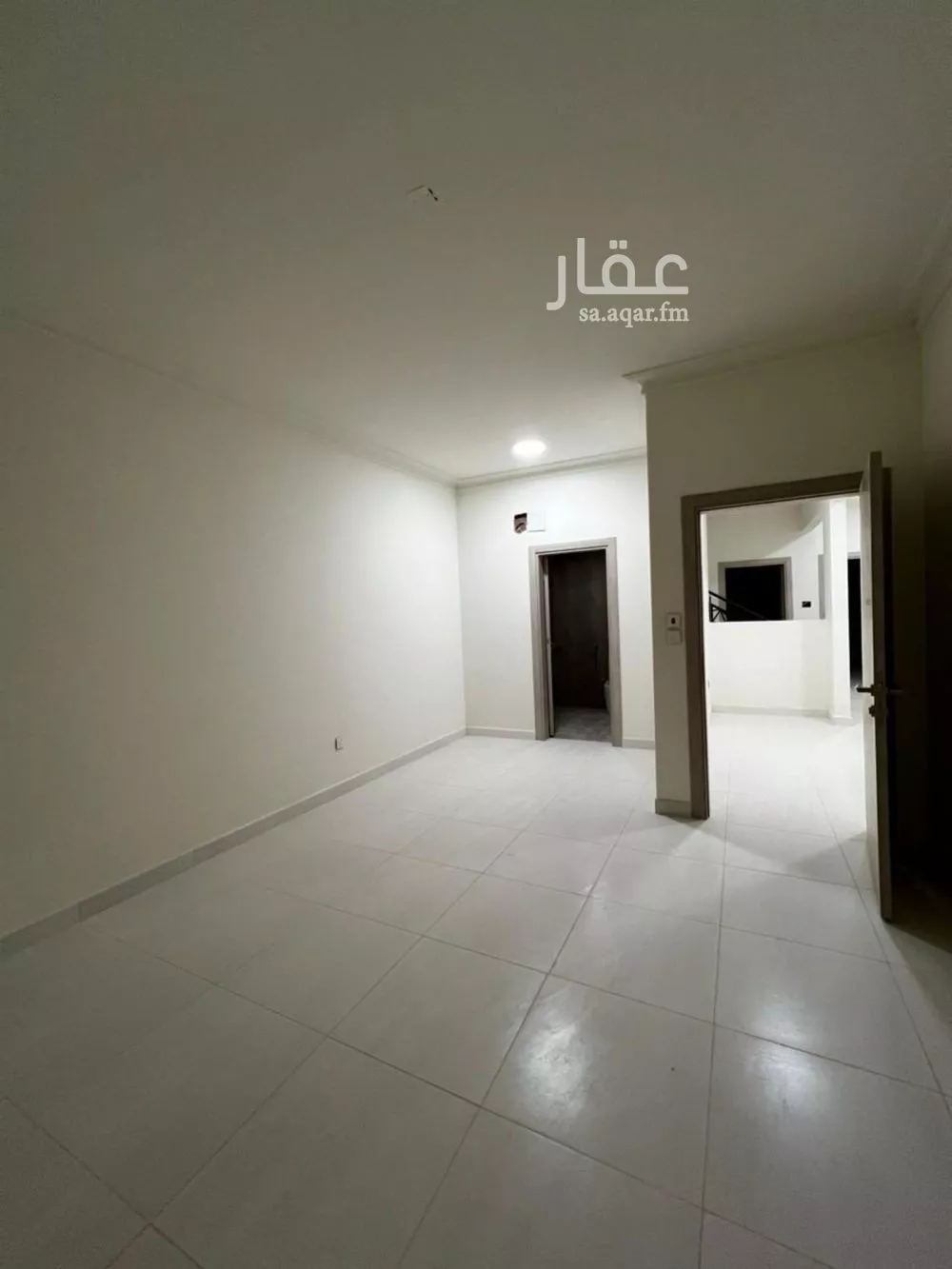 فيلا 5 غرف في العارض 1