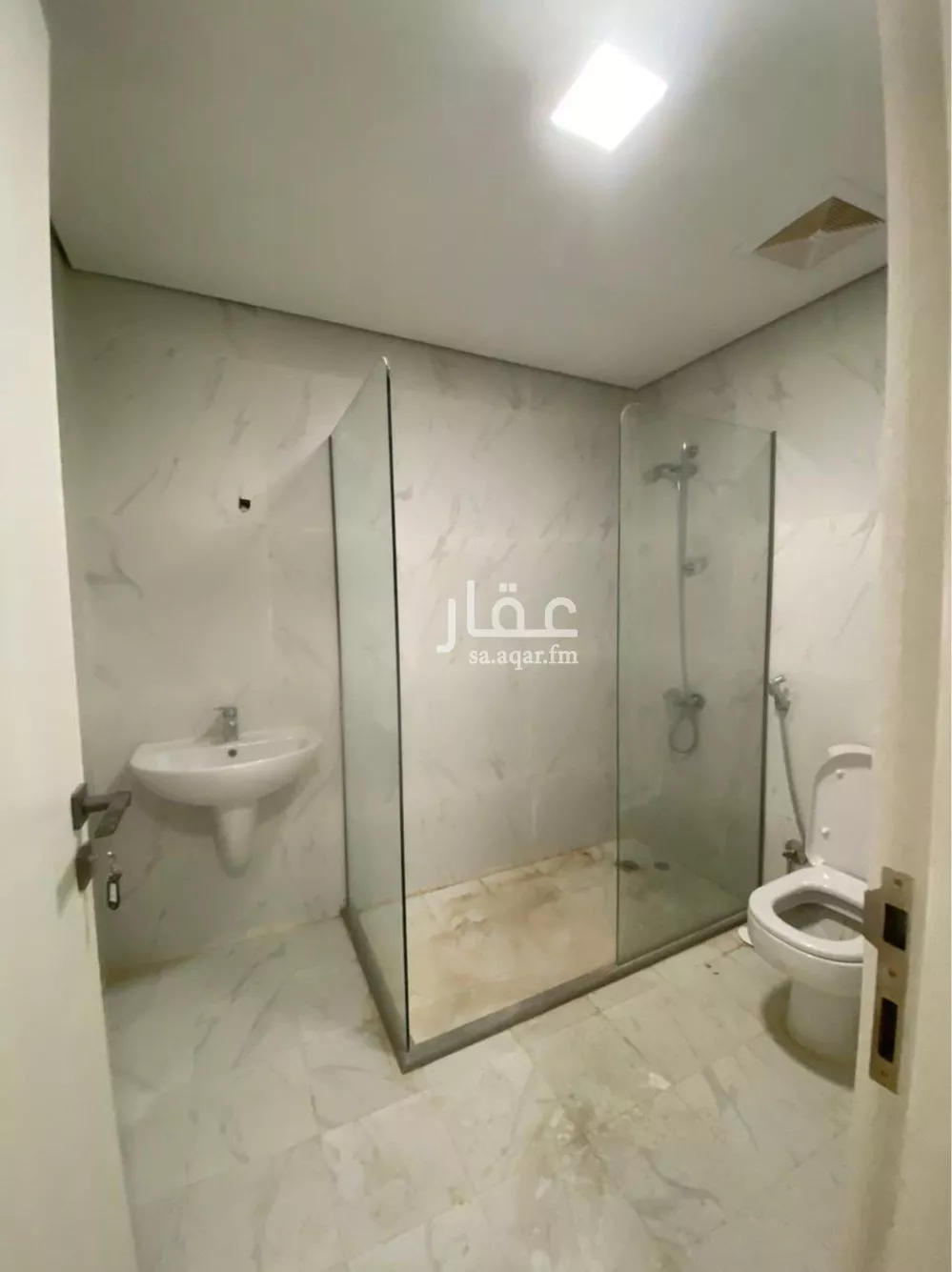 فيلا 6 غرف في النرجس 5