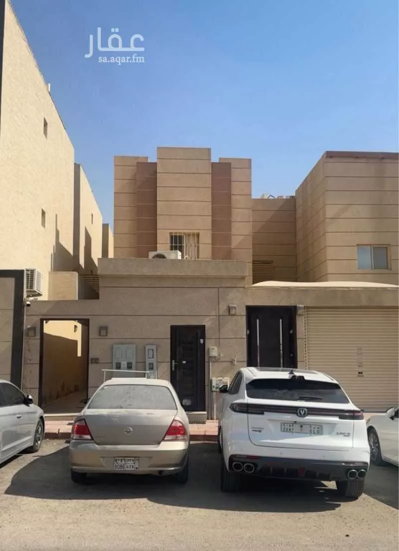 فيلا 9 غرف في العارض