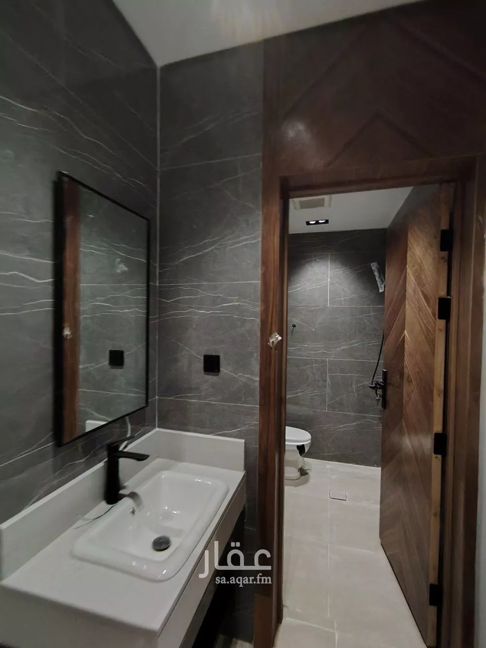 فيلا 5 غرف في عكاظ 2