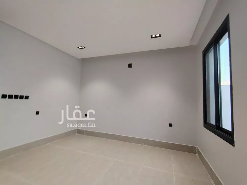 فيلا 5 غرف في عكاظ 4