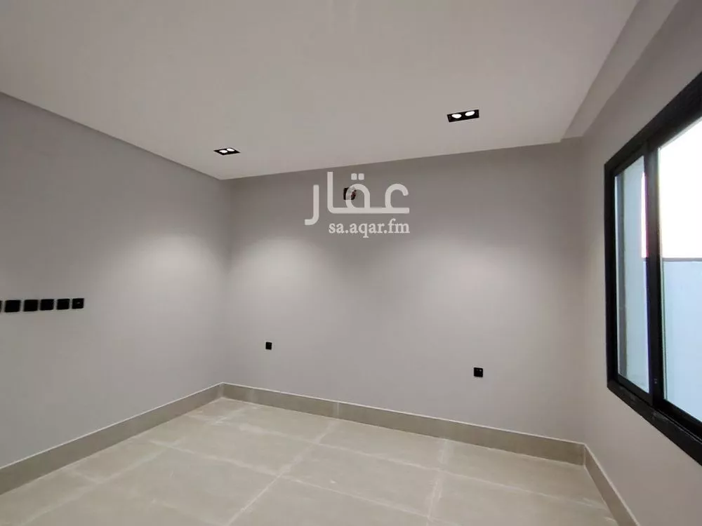 فيلا 5 غرف في عكاظ 4