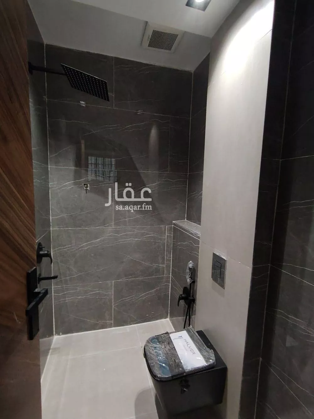 فيلا 5 غرف في عكاظ 3