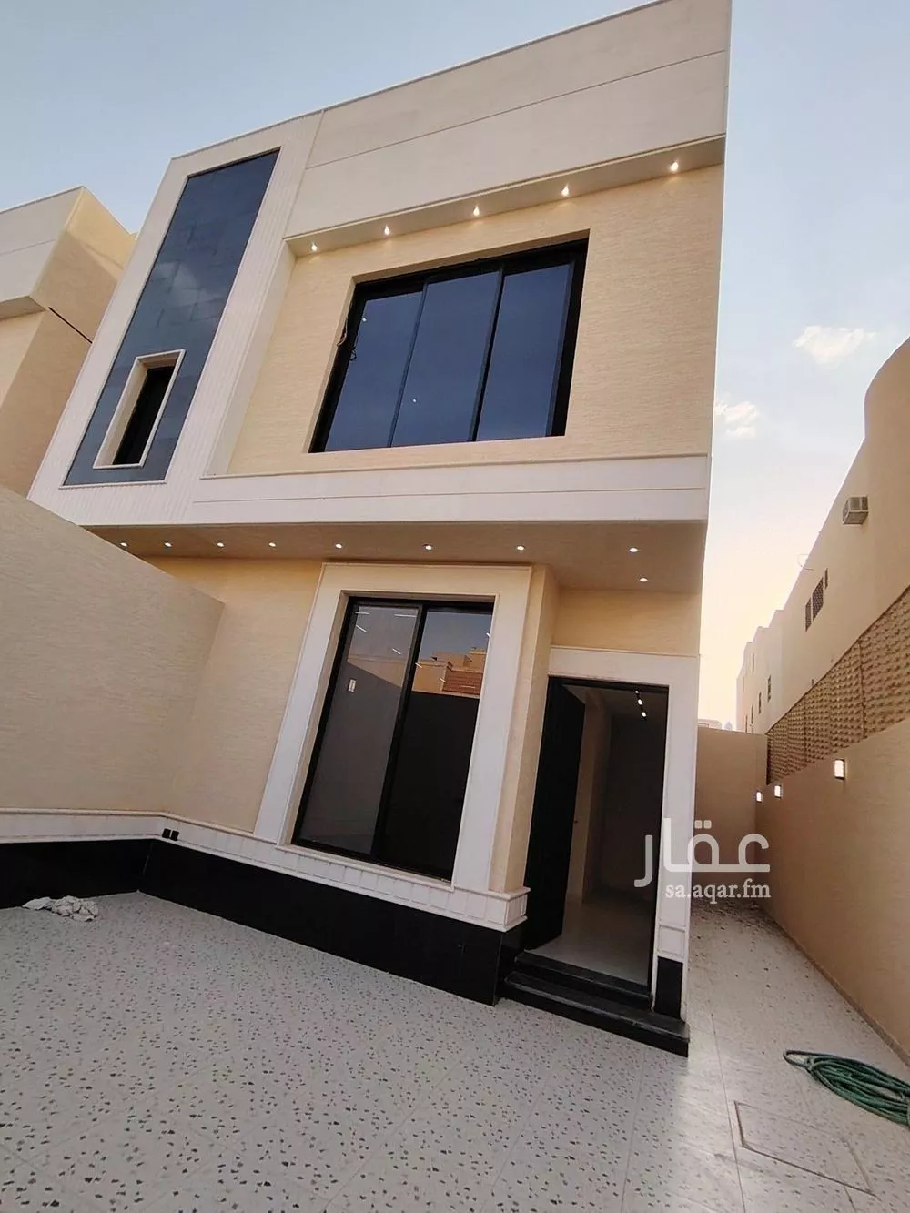 6 bedroom villa in Dhahrat Namar 3