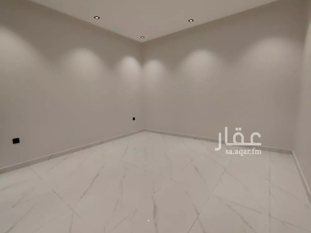 5 bedroom floor in Okaz 4