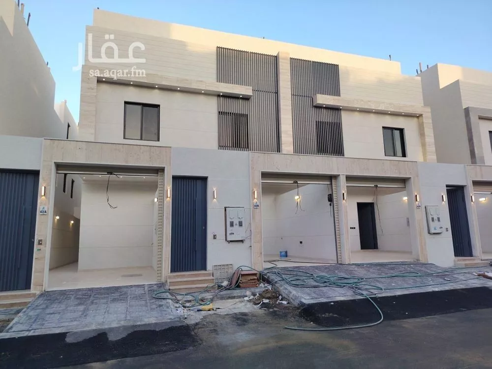 فيلا 5 غرف في عكاظ 1