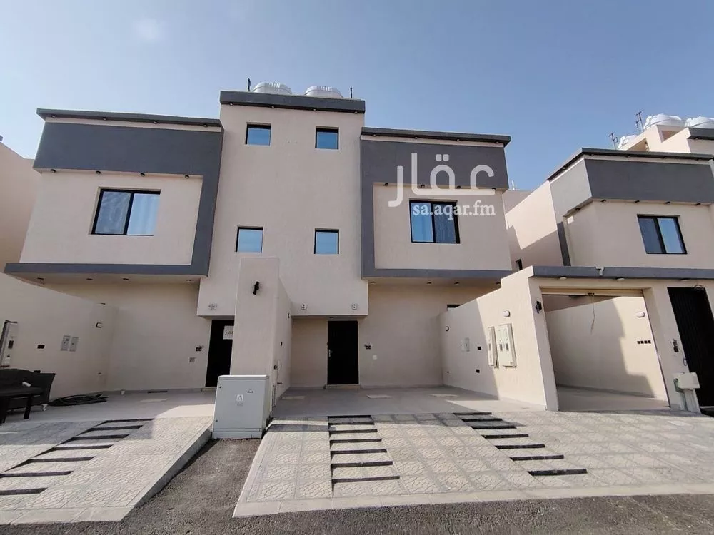 5 bedroom floor in Badr 1