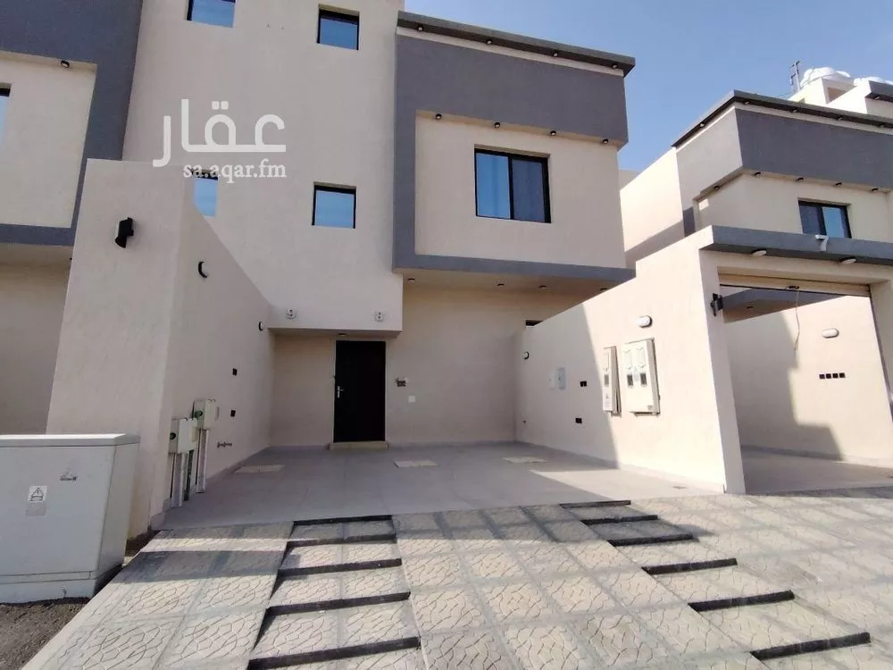 5 bedroom floor in Badr 2