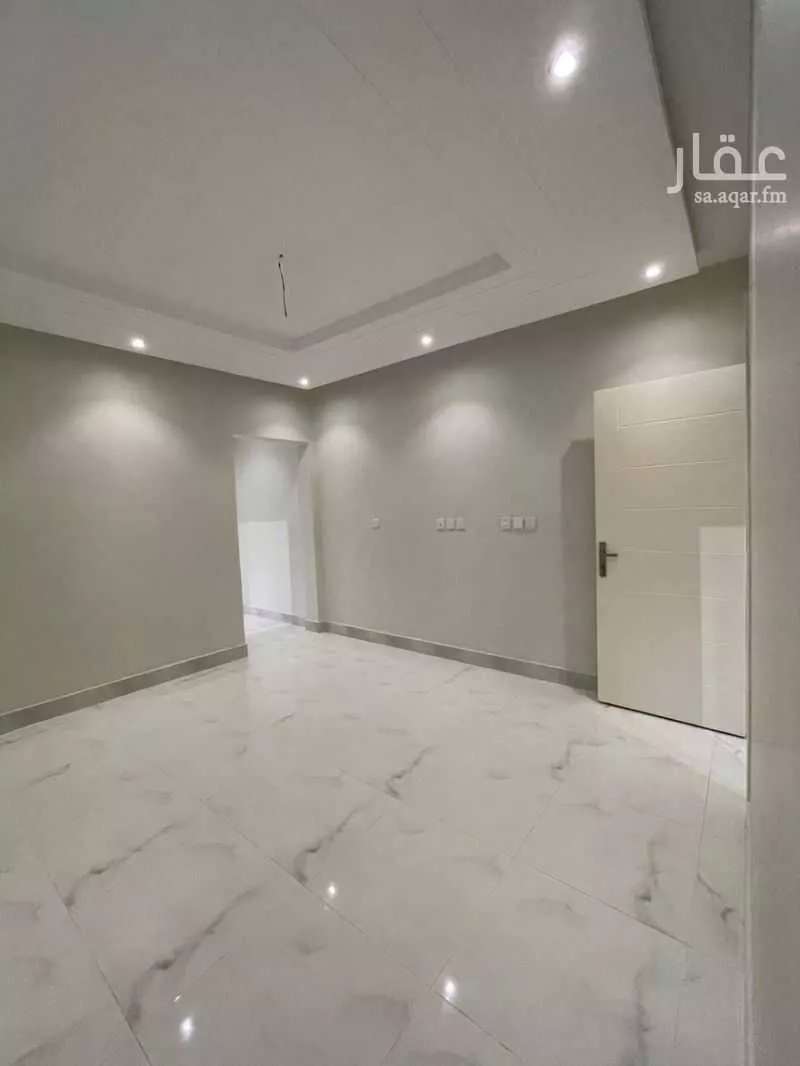 شقة 7 غرف في الروابي 4