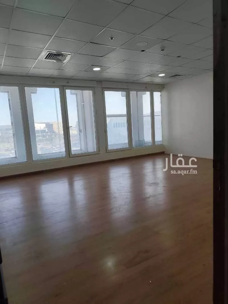 130 sqm office in Muhammed Ibn Saud 2