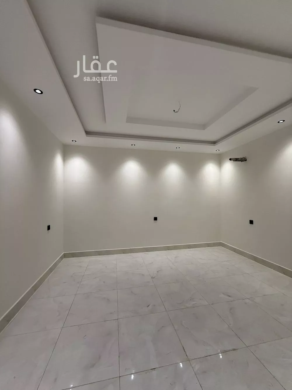 شقة 4 غرف في الواحة 2