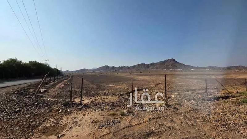 أرض 384713 م² في المطار 2